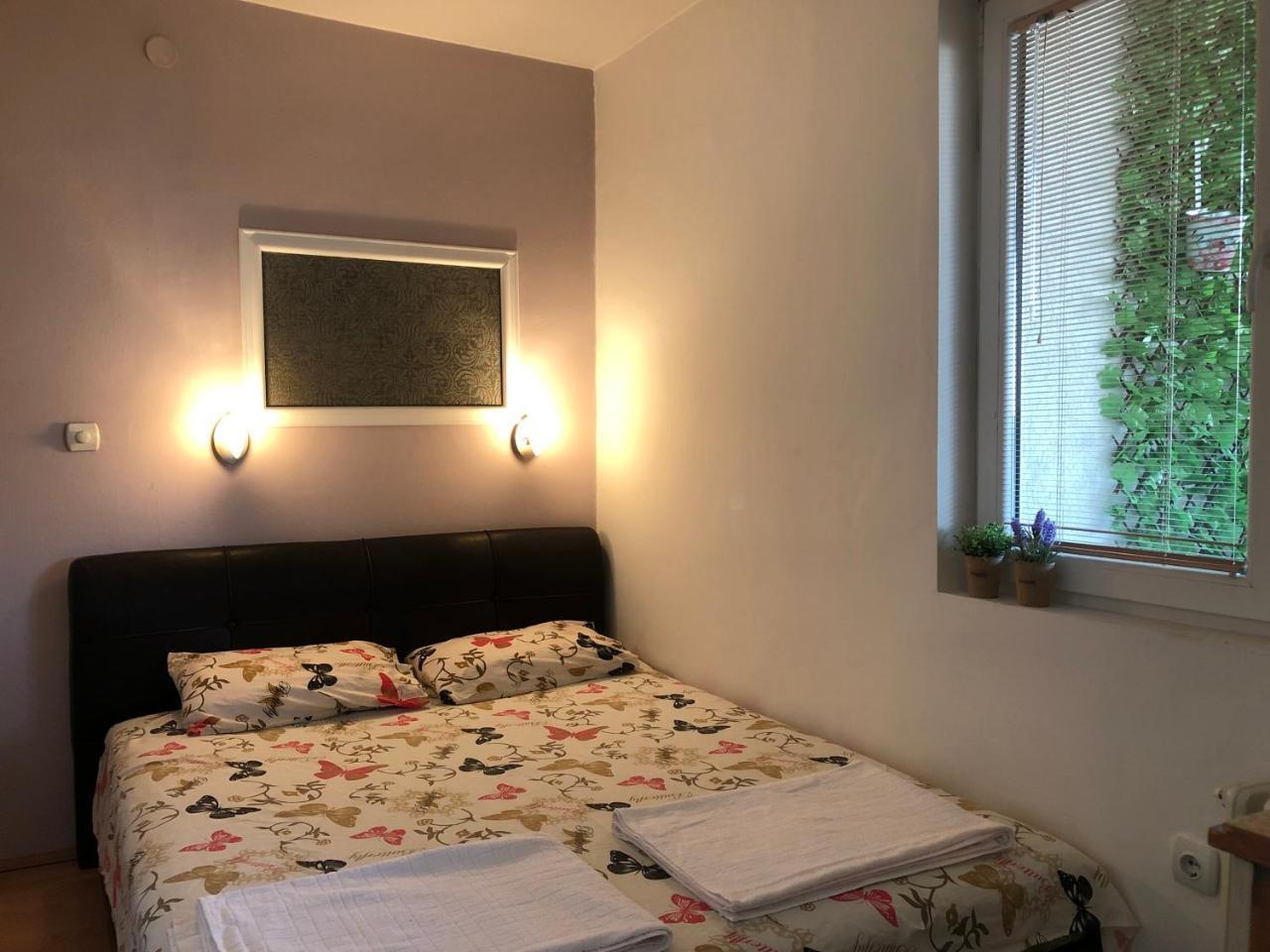 Square Vanilla Apartment Skopje