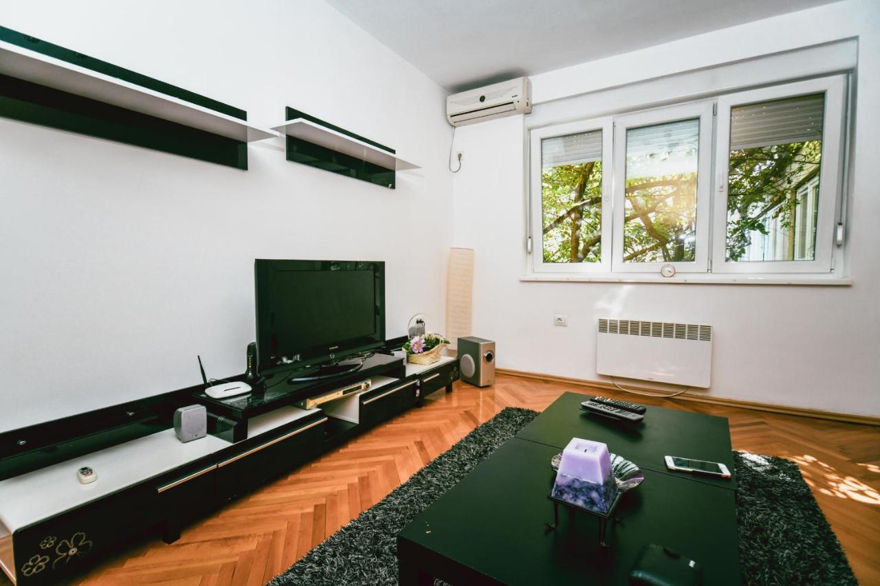 Square Vanilla Apartment