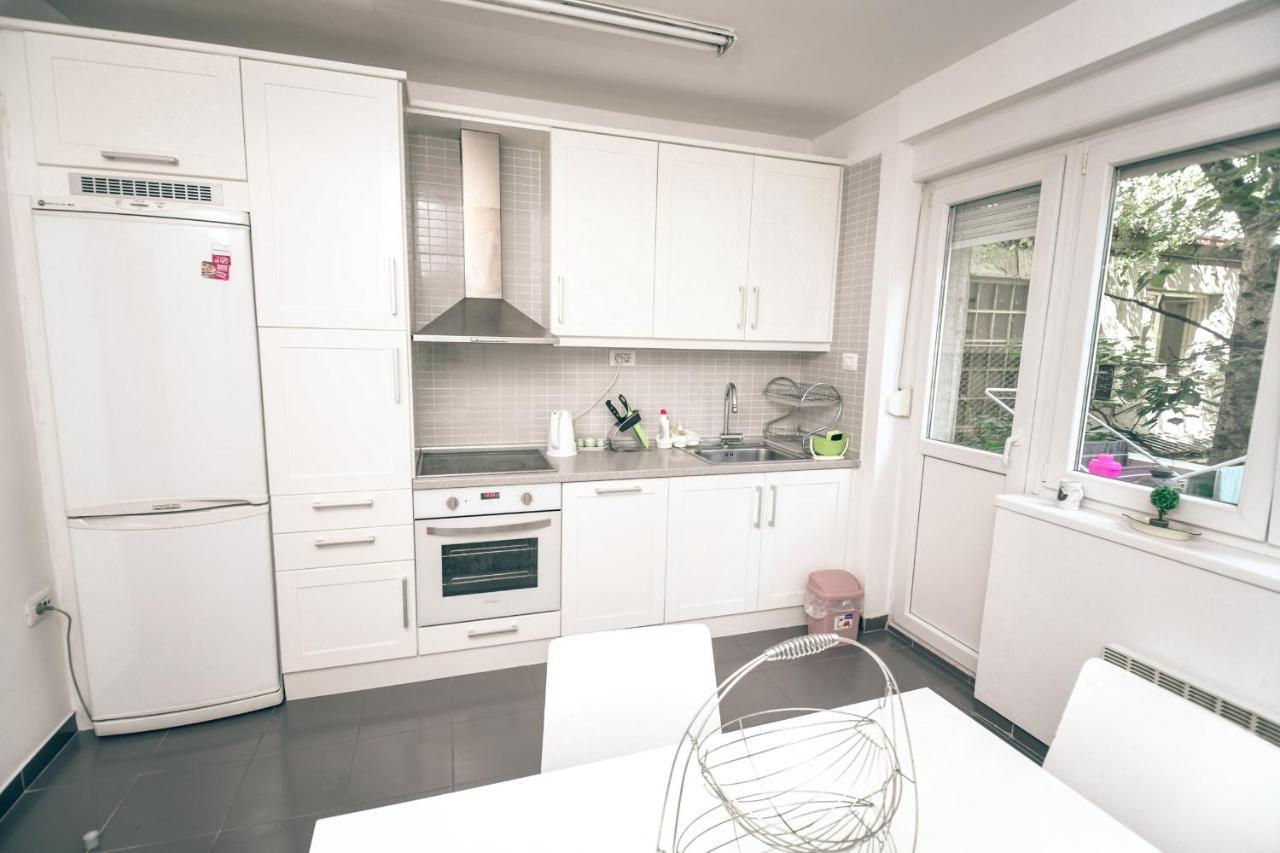 Square Vanilla Apartment