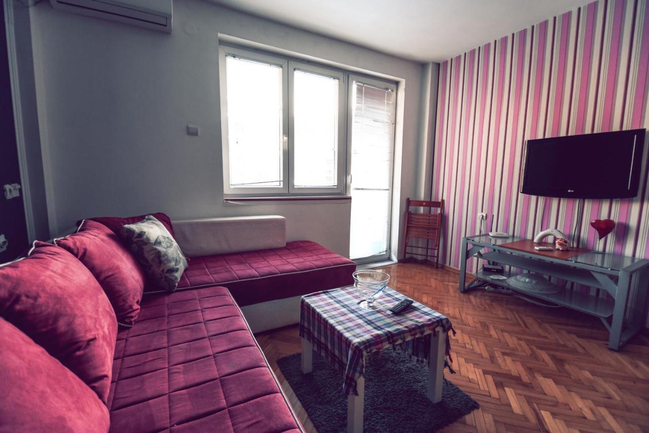 Square Vanilla Apartment
