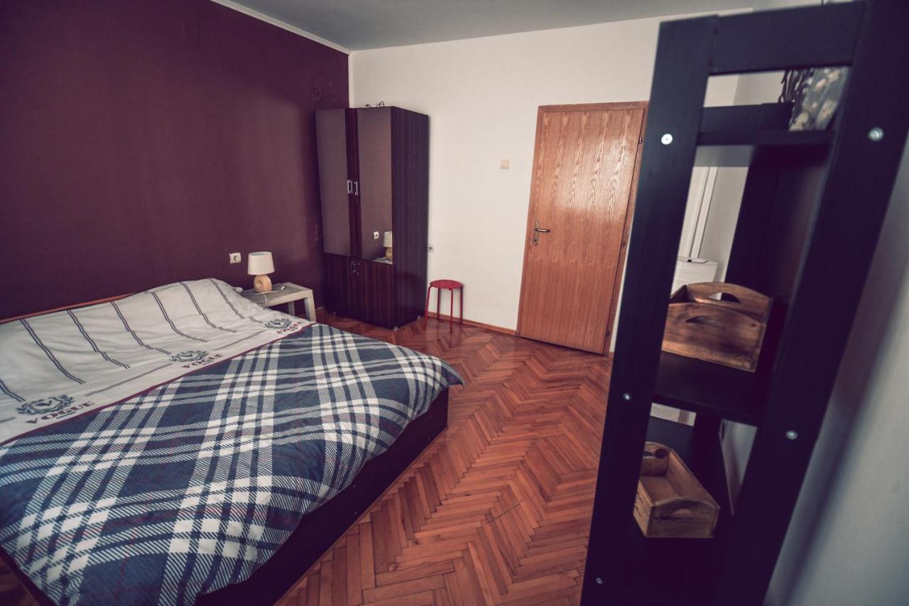 Square Vanilla Apartment Skopje